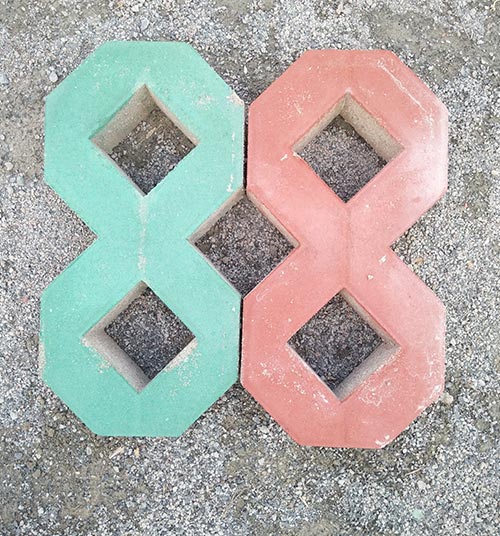 廣場路麵亚洲蜜桃精久久久久久久